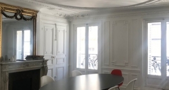 Bureau : 10,2 m2  Paris 1er Palais Royal 